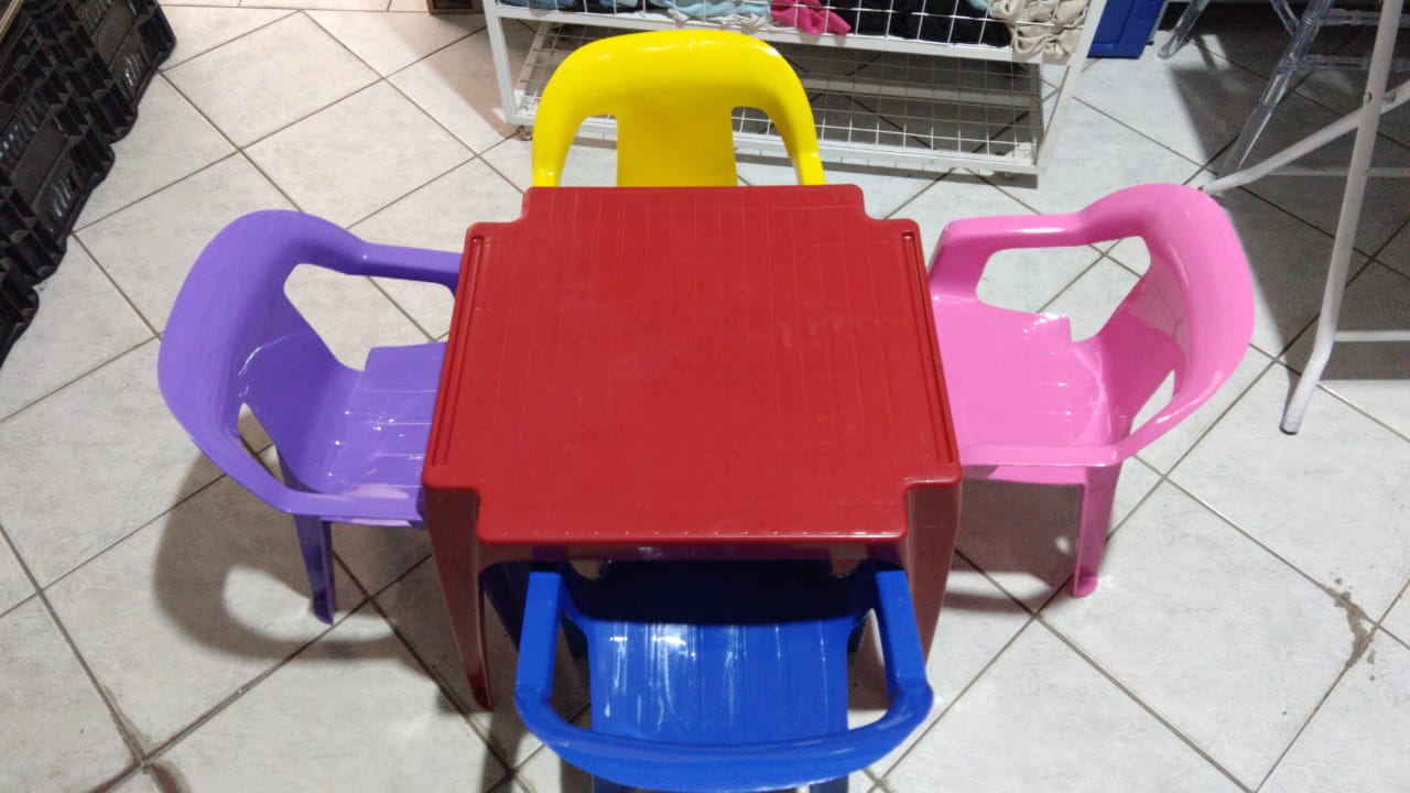 jogo de mesa infantil.jpeg