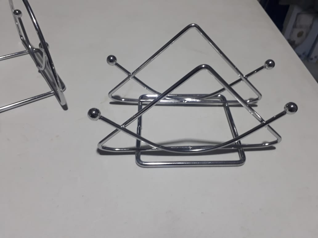 porta guardanapos triangulo.jpg